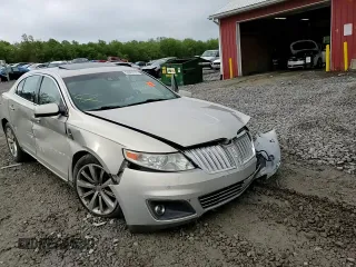 2009 Lincoln MKS z VIN 1LNHM94R39G629594, wystawiony jako Copart lot #56986125 z przebiegiem Nie podano mil oraz Szkoda całkowita • Salvage title. Historia ofert i sprzedaży dostępna na DreamBid. Obrazek 14.