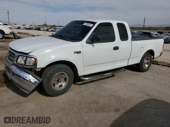 2003 Ford F-150 XL z VIN 1FTRX17233NB92067, wystawiony jako Copart lot #57986555 z przebiegiem 179 101 mil mil oraz Szkoda całkowita • Salvage title. Historia ofert i sprzedaży dostępna na DreamBid. Obrazek 1.