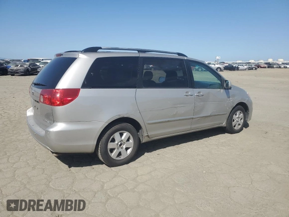 2008 Toyota Sienna XLE with VIN 5TDZK22C18S125019, listed as a Copart auction lot 52600125 with 117,043 mi miles and Salvage Title. Bid and sale history available at carsss.com. Image 3.