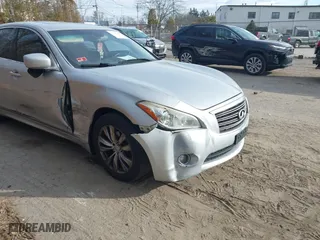 2013 Infiniti M37 with VIN JN1BY1AR0DM600278, listed as a IAAI auction lot 41303485 with 298,943 mi miles. Bid and sale history available at carsss.com. Image 1.
