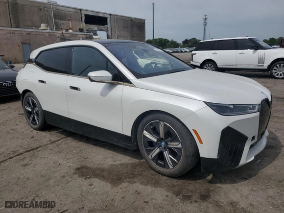 2022 BMW iX xDrive50 with VIN WB523CF02NCK56120, listed as a Copart auction lot 52368874 with 0 mi miles. Bid and sale history available at carsss.com. Image 4.
