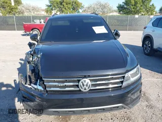 2020 Volkswagen Tiguan SE z VIN 3VV3B7AX1LM019574, wystawiony jako IAAI lot #41450002 z przebiegiem 44 553 mil mil oraz . Historia ofert i sprzedaży dostępna na DreamBid. Obrazek 12.