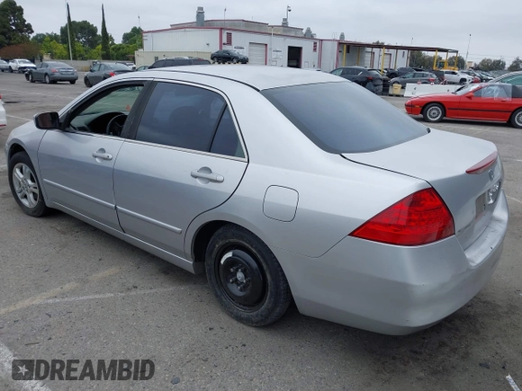 2007 Honda Accord LX SE с VIN JHMCM56387C025171, выставлен на аукционе IAAI как лот 42424780 с пробегом 228 211 миль миль и . История ставок и продаж доступна на DreamBid. Изображение 3.