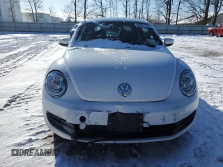 2014 Volkswagen Beetle with VIN 3VWHX7AT1EM617442, listed as a Copart auction lot 89093225 with 74,146 mi miles and Salvage Title. Bid and sale history available at DreamBid. Image 5.
