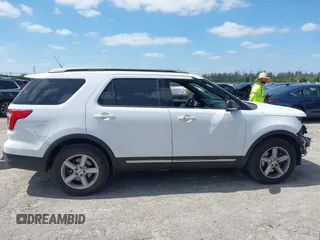2019 Ford Explorer XLT z VIN 1FM5K7D84KGA68977, wystawiony jako IAAI lot #42155971 z przebiegiem 31 377 mil mil oraz . Historia ofert i sprzedaży dostępna na DreamBid. Obrazek 14.