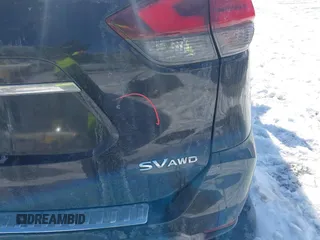 2017 Nissan Rogue SV z VIN KNMAT2MV0HP608665, wystawiony jako IAAI lot #41527630 z przebiegiem 91 335 mil mil oraz . Historia ofert i sprzedaży dostępna na DreamBid. Obrazek 6.