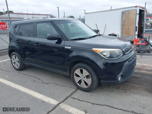 2015 Kia Soul with VIN KNDJN2A25F7118210, listed as a IAAI auction lot 41531992 with 117,759 mi miles. Bid and sale history available at carsss.com. Image 1.