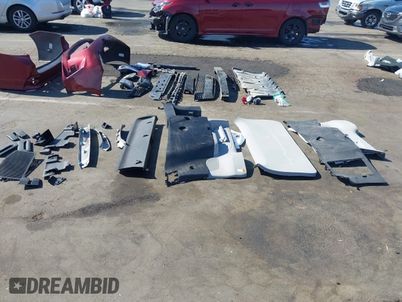 2020 Toyota Sienna SE with VIN 5TDXZ3DC8LS053685, listed as a IAAI auction lot 42304380 with 40,812 mi miles and . Bid and sale history available at DreamBid. Image 18.