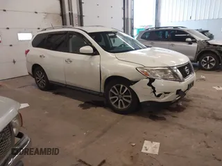 2013 Nissan Pathfinder SV with VIN 5N1AR2MM3DC630940, listed as a IAAI auction lot 41862145 with 126,472 mi miles. Bid and sale history available at carsss.com. Image 1.