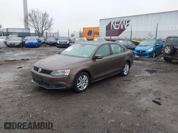 2011 Volkswagen Jetta Sedan SE w/Convenience & Sunroof PZEV with VIN 3VWDZ7AJ6BM374004, listed as a IAAI auction lot 41859636 with 236,113 mi miles. Bid and sale history available at carsss.com. Image 17.