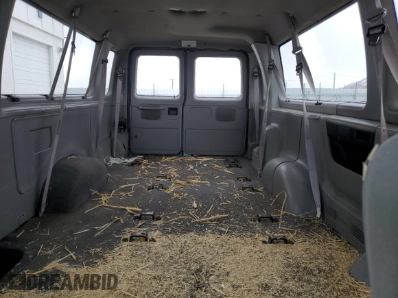 1998 Ford Econoline Wagon XL z VIN 1FBSS31SXWHA79163, wystawiony jako Copart lot #45536455 z przebiegiem 234 525 mil mil oraz Tytuł czysty. Historia ofert i sprzedaży dostępna na DreamBid. Obrazek 10.