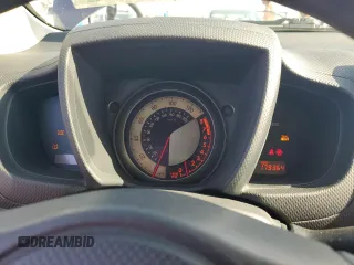 2014 Scion xD z VIN JTKKUPB41E1039762, wystawiony jako Copart lot #57066585 z przebiegiem 179 364 mil mil oraz Tytuł czysty. Historia ofert i sprzedaży dostępna na DreamBid. Obrazek 9.