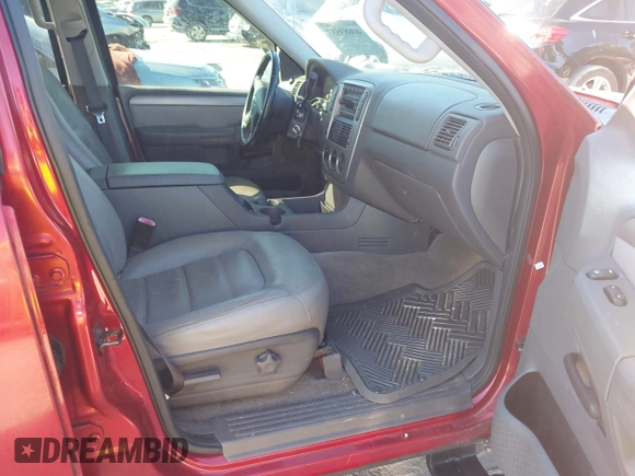 2004 Ford Explorer XLT z VIN 1FMZU63W64ZA67102, wystawiony jako IAAI lot #40683557 z przebiegiem 169 233 mil mil oraz . Historia ofert i sprzedaży dostępna na DreamBid. Obrazek 5.