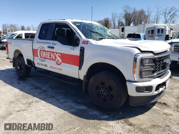 2023 Ford F-350 с VIN 1FT8X3BA8PED14174, выставлен на аукционе Copart как лот 49253055 с пробегом 18 153 миль миль и Списание • Salvage title. История ставок и продаж доступна на DreamBid. Изображение 4.
