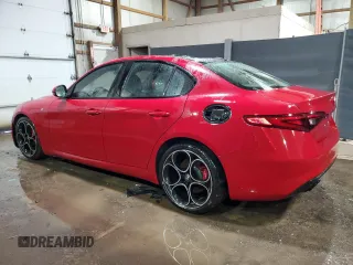 2023 Alfa Romeo Giulia Veloce z VIN ZARFAMBN1P7670638, wystawiony jako Copart lot #44301935 z przebiegiem 47 431 mil mil oraz Tytuł czysty. Historia ofert i sprzedaży dostępna na DreamBid. Obrazek 2.