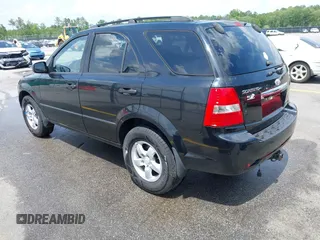 2008 Kia Sorento LX z VIN KNDJD735985838132, wystawiony jako IAAI lot #42281414 z przebiegiem 190 035 mil mil oraz . Historia ofert i sprzedaży dostępna na DreamBid. Obrazek 3.