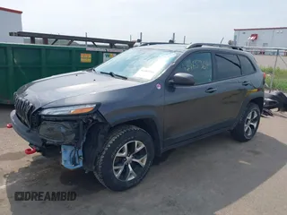 2016 Jeep Cherokee Trailhawk z VIN 1C4PJMBS1GW323434, wystawiony jako IAAI lot #42485364 z przebiegiem 130 351 mil mil oraz . Historia ofert i sprzedaży dostępna na DreamBid. Obrazek 18.