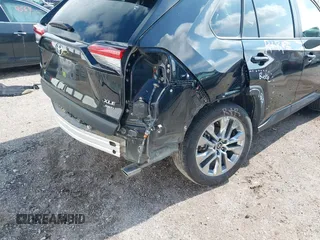 2025 Toyota RAV4 XLE Premium with VIN 2T3A1RFV1SW517279, listed as a IAAI auction lot 42363491 with 8,848 mi miles and . Bid and sale history available at DreamBid. Image 6.