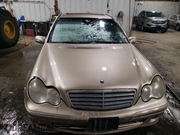 2005 Mercedes-Benz C 240 with VIN WDBRF81J95F673190, listed as a Copart auction lot 42858495 with Not Provided miles and Clean Title. Bid and sale history available at DreamBid. Image 5.