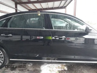 2019 Audi A8 L with VIN WAU8DAF8XKN013139, listed as a IAAI auction lot 41662195 with 38,442 mi miles. Bid and sale history available at carsss.com. Image 13.
