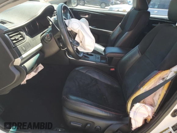 2015 Toyota Camry XLE z VIN 4T1BF1FK1FU020874, wystawiony jako Copart lot #57466195 z przebiegiem 123 881 mil mil oraz Szkoda całkowita • Salvage title. Historia ofert i sprzedaży dostępna na DreamBid. Obrazek 7.
