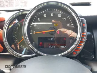 2016 MINI Convertible z VIN WMWWG5C53G3C18842, wystawiony jako IAAI lot #41864596 z przebiegiem 91 253 mil mil oraz . Historia ofert i sprzedaży dostępna na DreamBid. Obrazek 7.