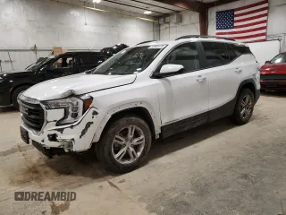 2022 GMC Terrain SLE z VIN 3GKALMEV0NL259853, wystawiony jako Copart lot #52508175 z przebiegiem 65 384 mil mil oraz Nie do naprawy. Historia ofert i sprzedaży dostępna na DreamBid. Obrazek 1.