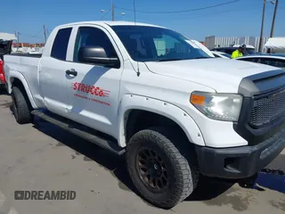 2017 Toyota Tundra SR with VIN 5TFRM5F11HX111474, listed as a IAAI auction lot 42197371 with 119,214 mi miles and . Bid and sale history available at DreamBid. Image 1.