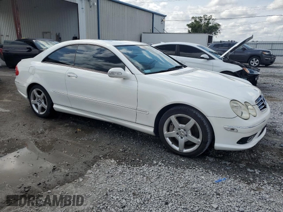 2005 Mercedes-Benz CLK 500 z VIN WDBTJ75J65F132140, wystawiony jako Copart lot #56175955 z przebiegiem 183 347 mil mil oraz Szkoda całkowita • Salvage title. Historia ofert i sprzedaży dostępna na DreamBid. Obrazek 4.
