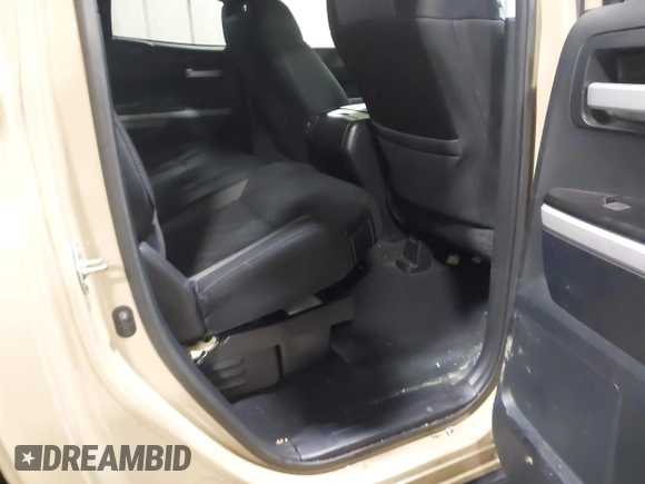 2017 Toyota Tundra SR z VIN 5TFUY5F19HX583033, wystawiony jako IAAI lot #41484920 z przebiegiem 112 206 mil mil oraz . Historia ofert i sprzedaży dostępna na DreamBid. Obrazek 8.