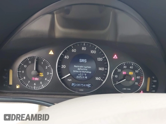2005 Mercedes-Benz CLK 320 z VIN WDBTJ65J15F153987, wystawiony jako IAAI lot #41771112 z przebiegiem 208 754 mil mil oraz . Historia ofert i sprzedaży dostępna na DreamBid. Obrazek 7.