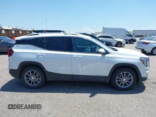 2024 GMC Terrain SLT z VIN 3GKALVEG7RL234722, wystawiony jako IAAI lot #42588099 z przebiegiem 31 077 mil mil oraz . Historia ofert i sprzedaży dostępna na DreamBid. Obrazek 14.