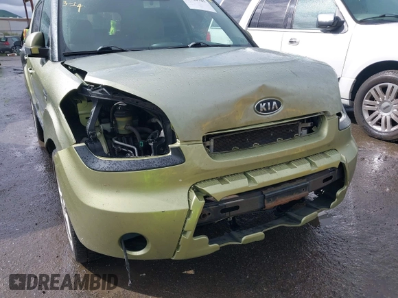 2011 Kia Soul + with VIN KNDJT2A20B7201270, listed as a IAAI auction lot 41764745 with 178,534 mi miles. Bid and sale history available at carsss.com. Image 18.
