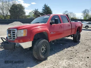 2009 GMC Sierra 2500HD SLT z VIN 1GTHK63689F171542, wystawiony jako Copart lot #53044685 z przebiegiem 252 999 mil mil oraz Szkoda całkowita • Salvage title. Historia ofert i sprzedaży dostępna na DreamBid. Obrazek 1.