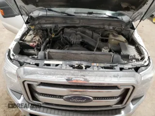 2015 Ford F-250 XLT z VIN 1FT7X2A63FEA10493, wystawiony jako Copart lot #85132974 z przebiegiem 151 845 mil mil oraz Szkoda całkowita • Salvage title. Historia ofert i sprzedaży dostępna na DreamBid. Obrazek 11.