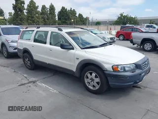 2001 Volvo V70 with VIN YV1SZ58DX11034326, listed as a IAAI auction lot 42386732 with 205,563 mi miles and . Bid and sale history available at DreamBid. Image 1.