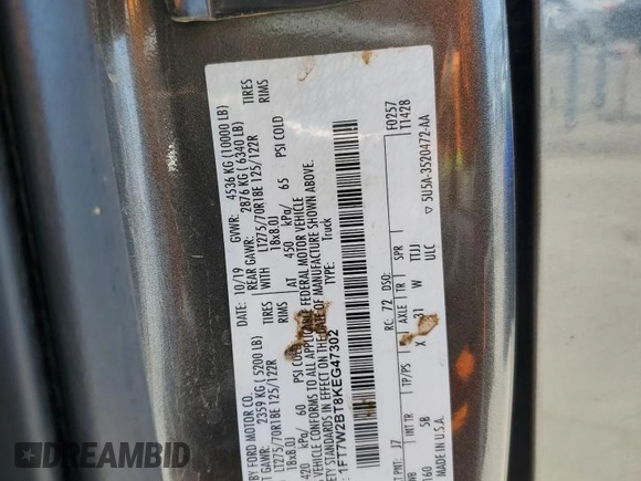 2019 Ford F-250 XL z VIN 1FT7W2BT8KEG47302, wystawiony jako Copart lot #55433195 z przebiegiem 190 303 mil mil oraz Czysty tytuł • Clean title. Historia ofert i sprzedaży dostępna na DreamBid. Obrazek 13.