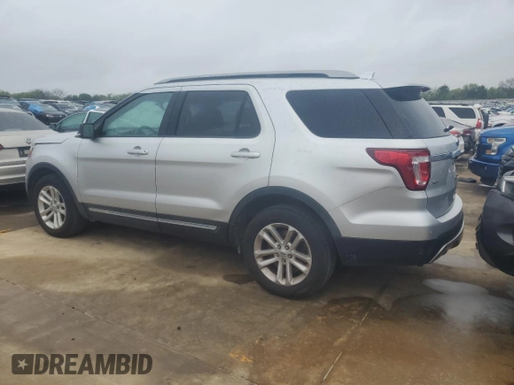 2017 Ford Explorer XLT z VIN 1FM5K7D86HGA61974, wystawiony jako Copart lot #50249405 z przebiegiem 120 097 mil mil oraz Czysty tytuł • Clean title. Historia ofert i sprzedaży dostępna na DreamBid. Obrazek 2.