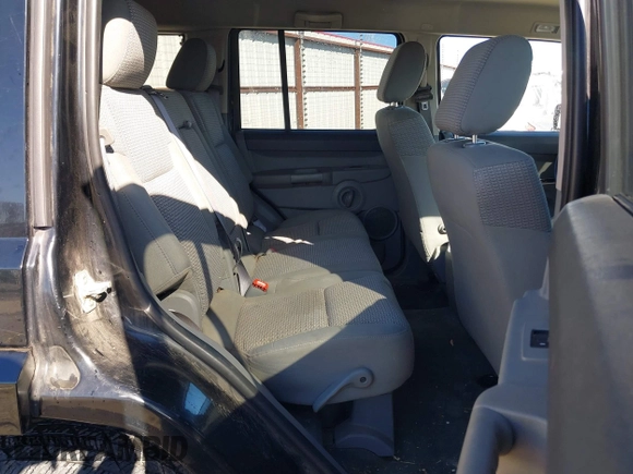 2006 Jeep Commander with VIN 1J8HG48N66C174256, listed as a IAAI auction lot 41652107 with 106,966 mi miles. Bid and sale history available at carsss.com. Image 8.