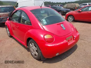 2001 Volkswagen Beetle GLS с VIN 3VWCS21C01M406402, выставлен на аукционе IAAI как лот 42366683 с пробегом 171 574 миль миль и . История ставок и продаж доступна на DreamBid. Изображение 3.