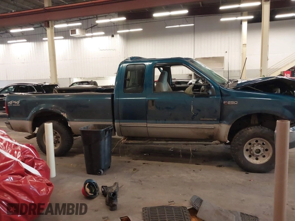 2000 Ford F-250 XL with VIN 1FTNX21F5YEE22098, listed as a IAAI auction lot 40899007 with 254,361 mi miles and . Bid and sale history available at DreamBid. Image 14.