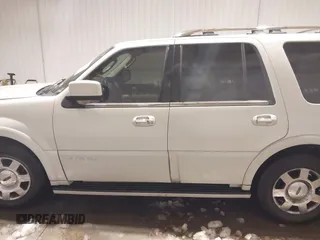 2006 Lincoln Navigator Luxury with VIN 5LMFU27536LJ20869, listed as a IAAI auction lot 41305859 with 166,845 mi miles. Bid and sale history available at carsss.com. Image 14.