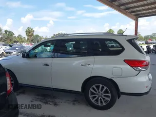2016 Nissan Pathfinder S with VIN 5N1AR2MN8GC637220, listed as a IAAI auction lot 42382682 with 237,881 mi miles and . Bid and sale history available at DreamBid. Image 14.