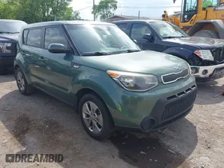 2014 Kia Soul with VIN KNDJN2A22E7051239, listed as a IAAI auction lot 42073705 with 181,718 mi miles. Bid and sale history available at carsss.com. Image 1.