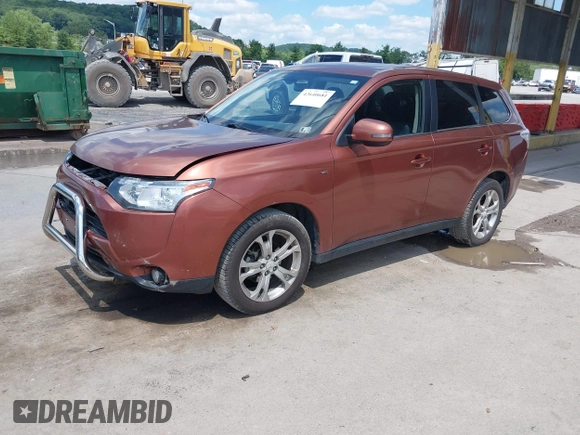 2014 Mitsubishi Outlander GT with VIN JA4JZ4AX6EZ006606, listed as a IAAI auction lot 42640681 with 161,904 mi miles and . Bid and sale history available at DreamBid. Image 18.
