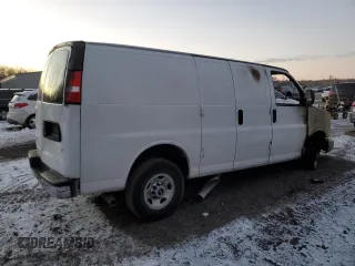 2021 GMC Savana Cargo Van with VIN 1GTW7AFP9M1246710, listed as a Copart auction lot 85054244 with 0 mi miles and Non Repairable. Bid and sale history available at carsss.com. Image 3.