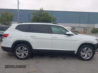 2022 Volkswagen Atlas SE with VIN 1V2WR2CA2NC517904, listed as a IAAI auction lot 42110920 with 34,799 mi miles and . Bid and sale history available at DreamBid. Image 14.