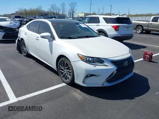 2018 Lexus ES 350 z VIN 58ABK1GG0JU093242, wystawiony jako IAAI lot #41849443 z przebiegiem 81 055 mil mil oraz . Historia ofert i sprzedaży dostępna na DreamBid. Obrazek 1.