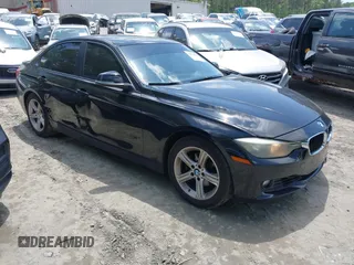 2013 BMW 3 Series 328i xDrive z VIN WBA3B5G53DNS03606, wystawiony jako IAAI lot #42210078 z przebiegiem 223 056 mil mil oraz . Historia ofert i sprzedaży dostępna na DreamBid. Obrazek 1.