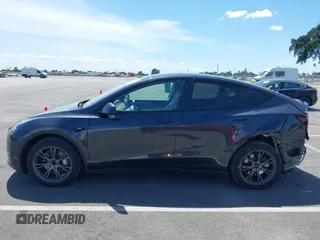 2024 Tesla Model Y с VIN 7SAYGDED2RF102144, выставлен на аукционе IAAI как лот 42278757 с пробегом 25 787 миль миль и . История ставок и продаж доступна на DreamBid. Изображение 15.